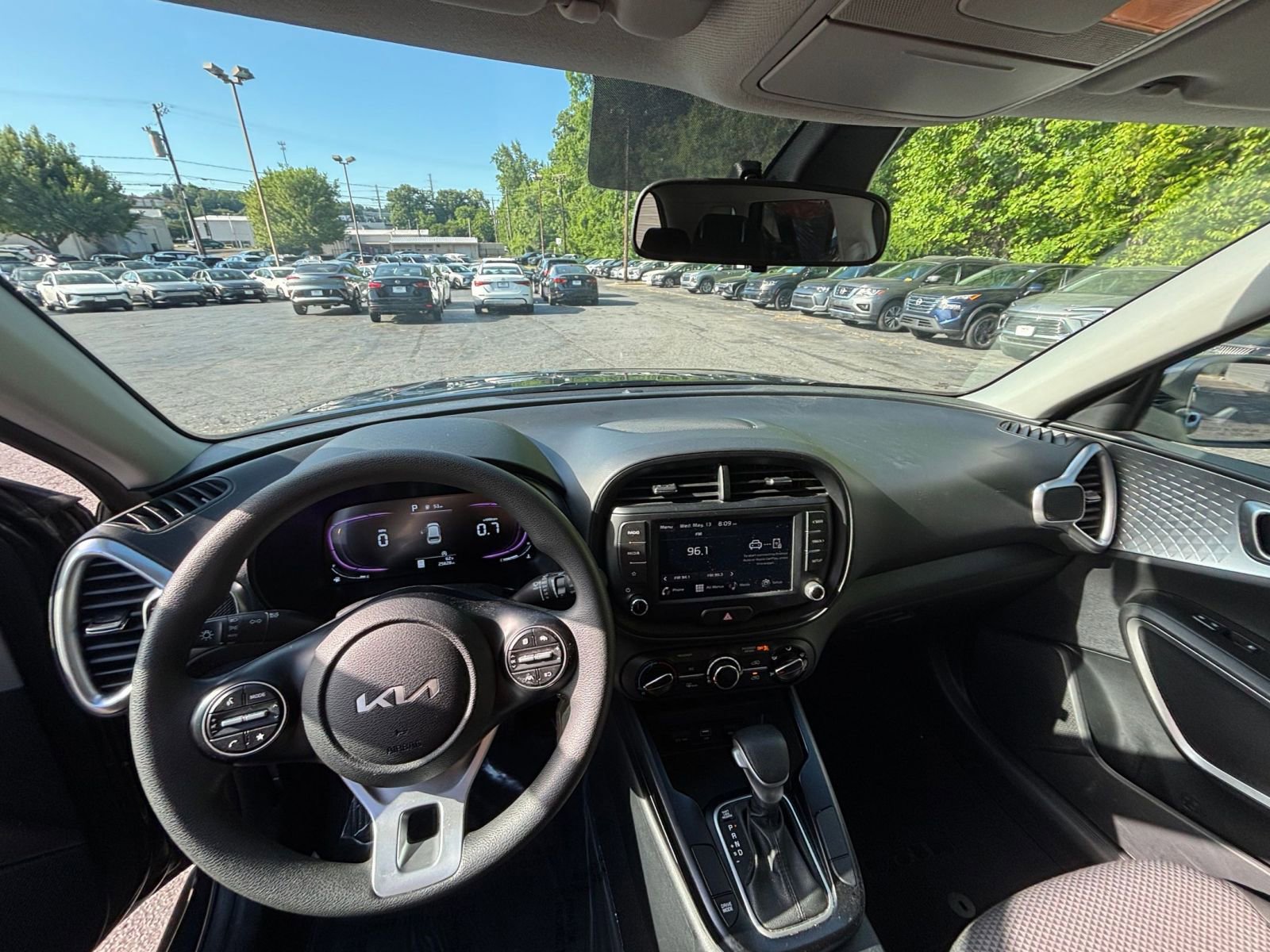 Used 2025 Kia Soul LX w/ LX Technology Package FWD image 28