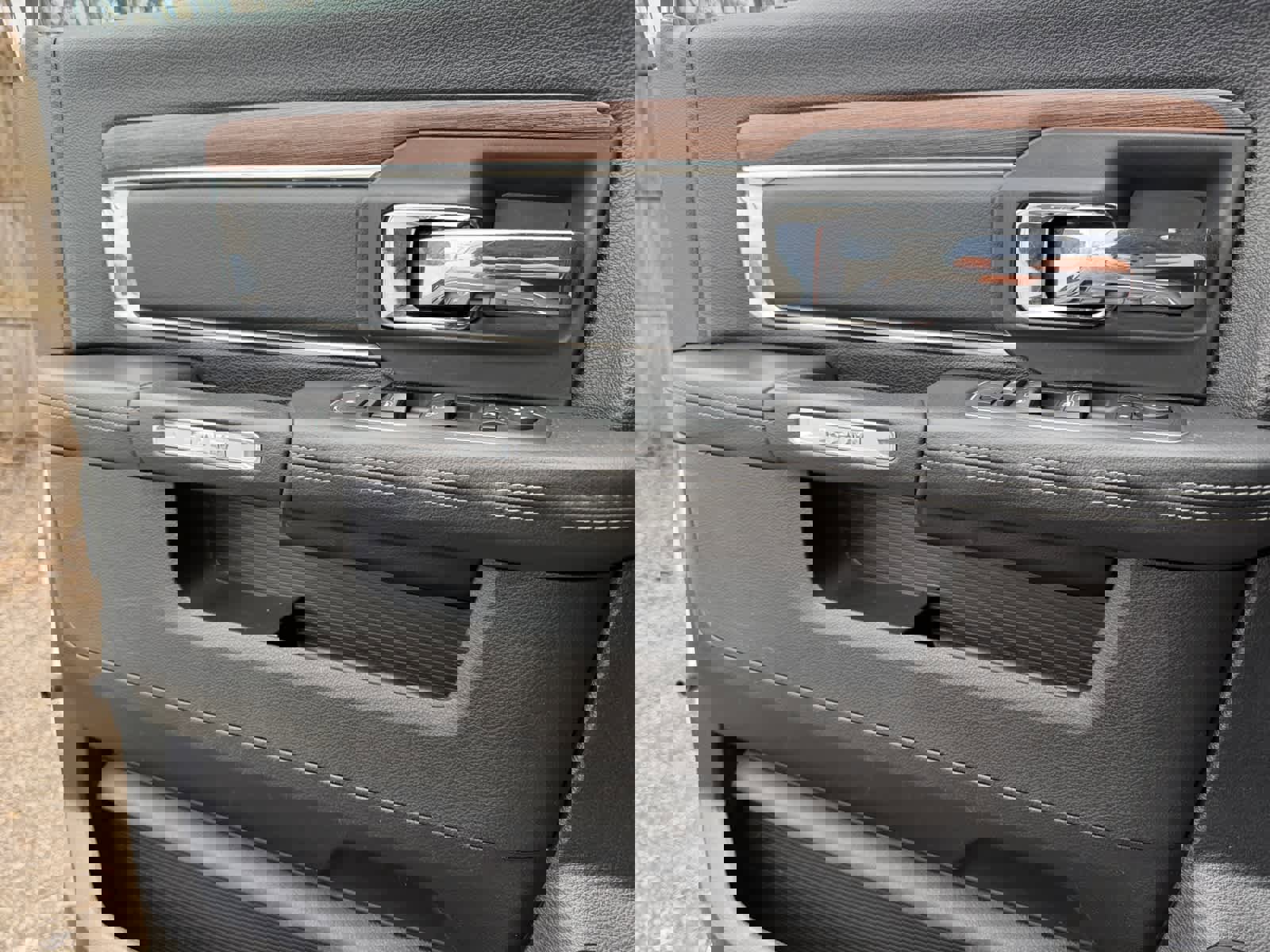 Used 2017 RAM 1500 Laramie w/ Convenience Group image 26