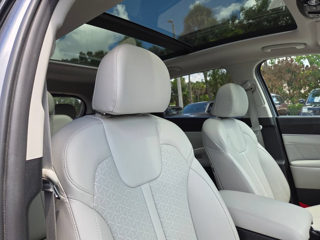 Used 2023 Kia Sorento SX AWD/4WD image 16