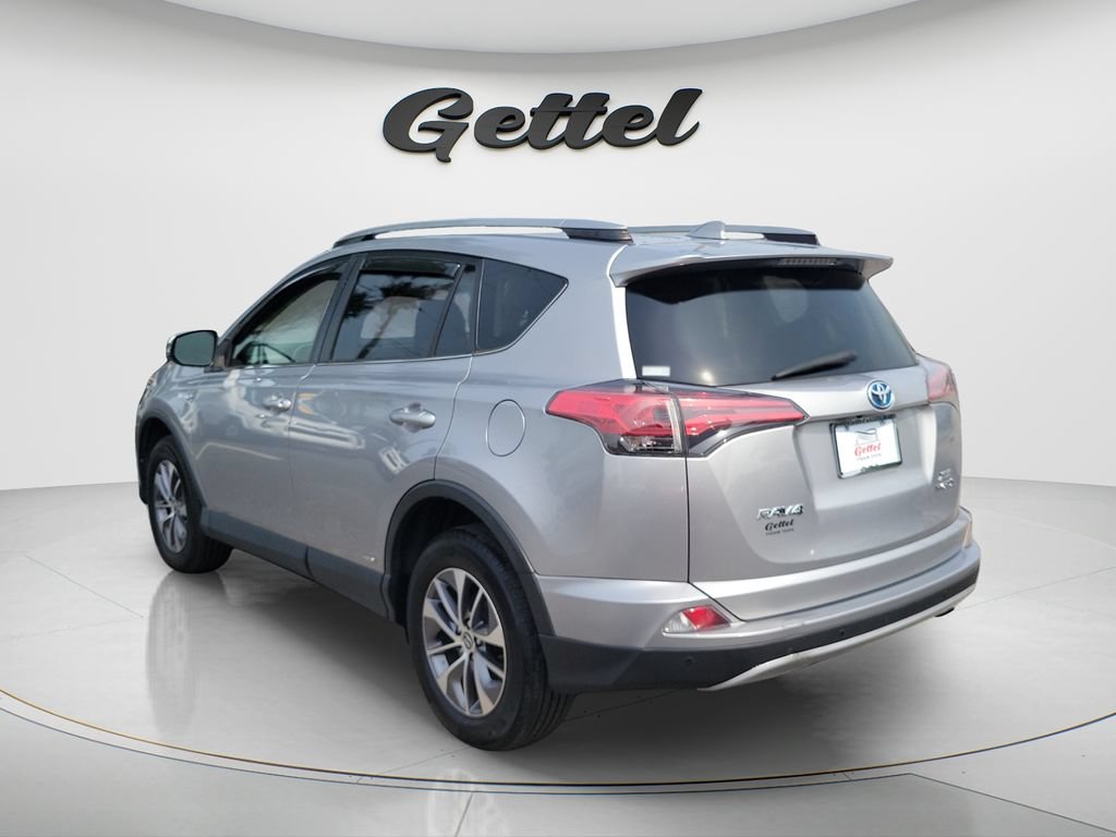 Used 2017 Toyota RAV4 XLE w/ Convenience Package AWD/4WD image 7