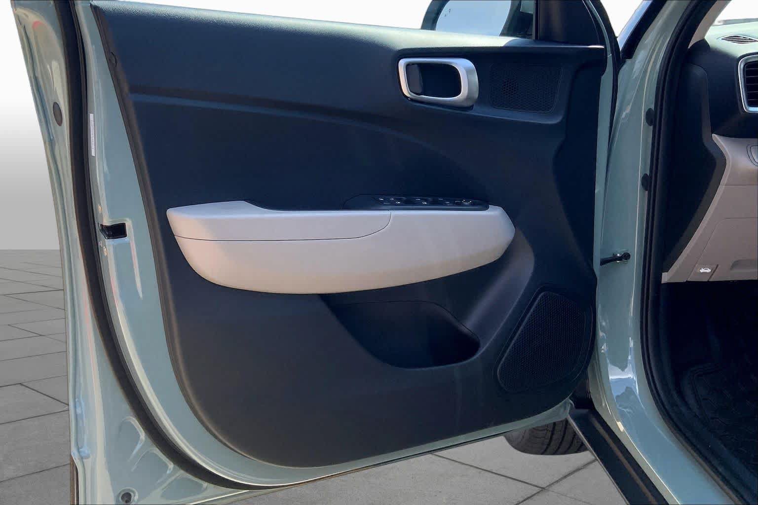 New 2026 Hyundai Venue SEL FWD image 10