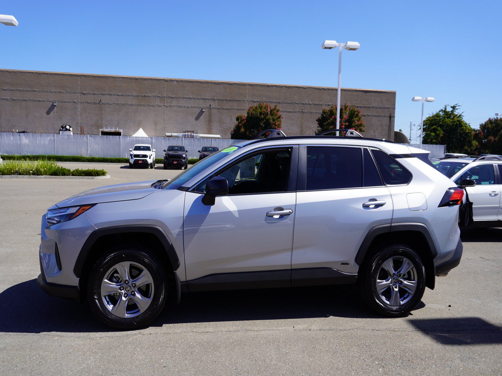 Used 2024 Toyota RAV4 LE AWD/4WD image 6