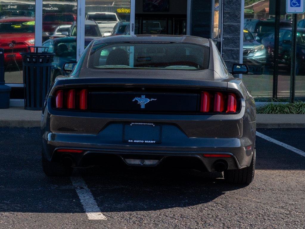 Used 2017 Ford Mustang Coupe RWD image 3