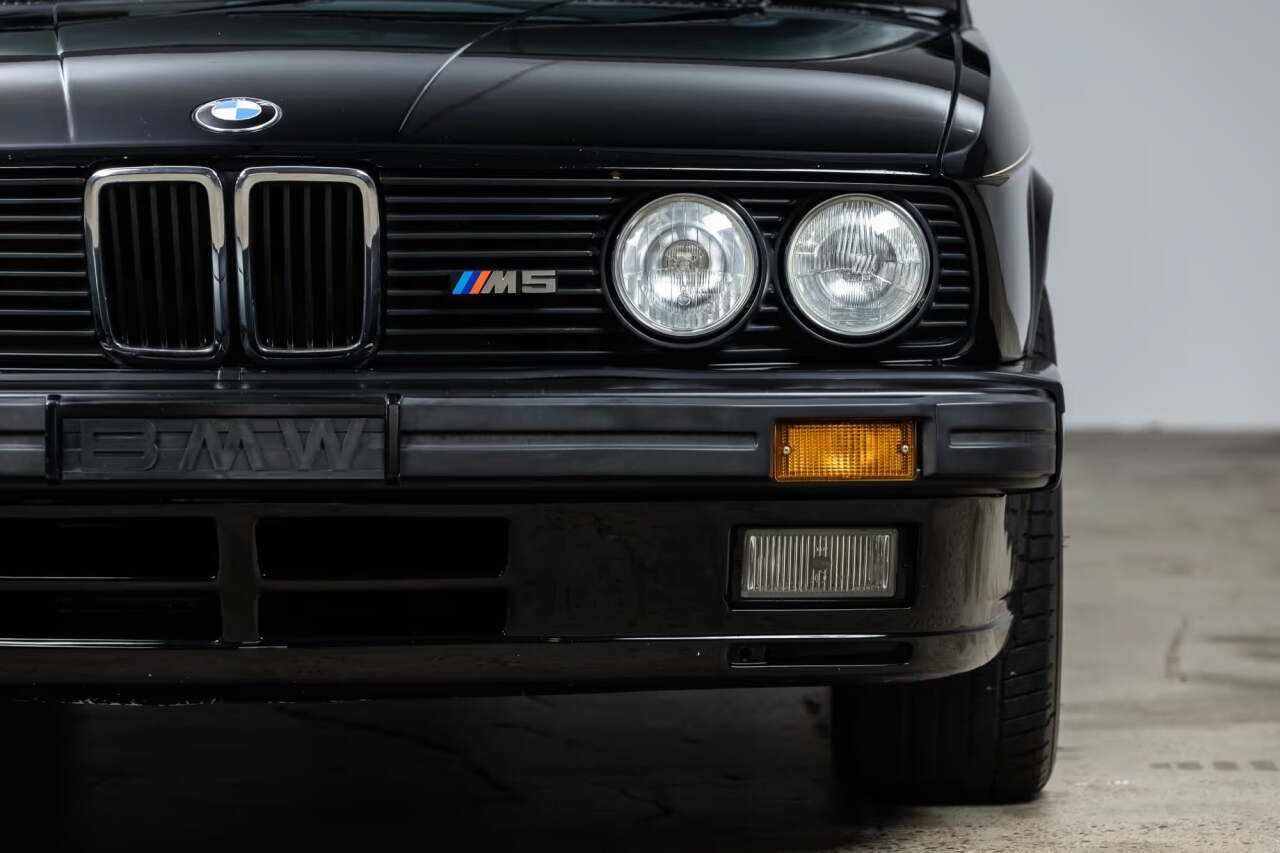 Used 1988 BMW M5 RWD image 16