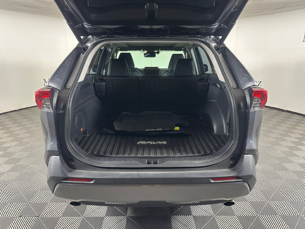 Used 2019 Toyota RAV4 Limited AWD/4WD image 18