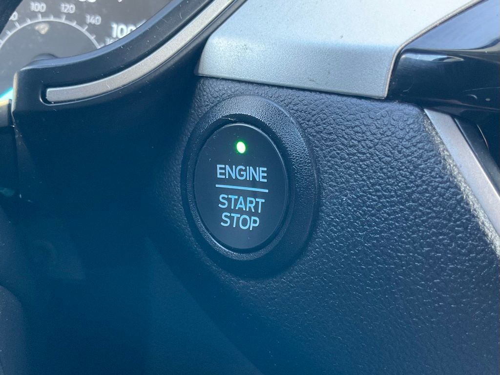 Used 2021 Ford Escape SE image 19