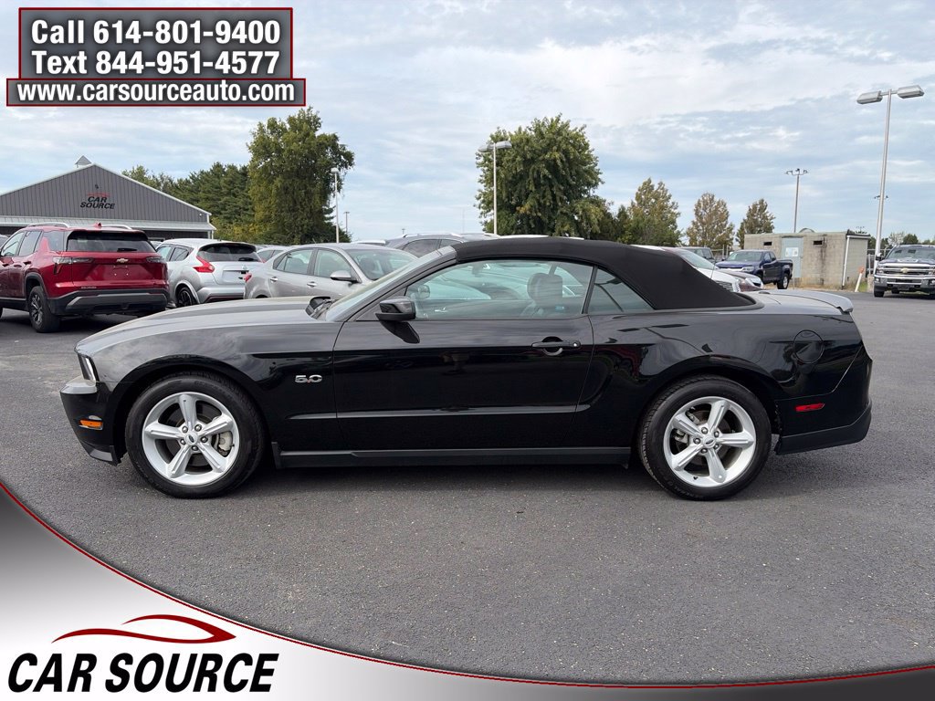 Used 2012 Ford Mustang GT Premium w/ HID Headlamps & Security Pkg RWD image 8