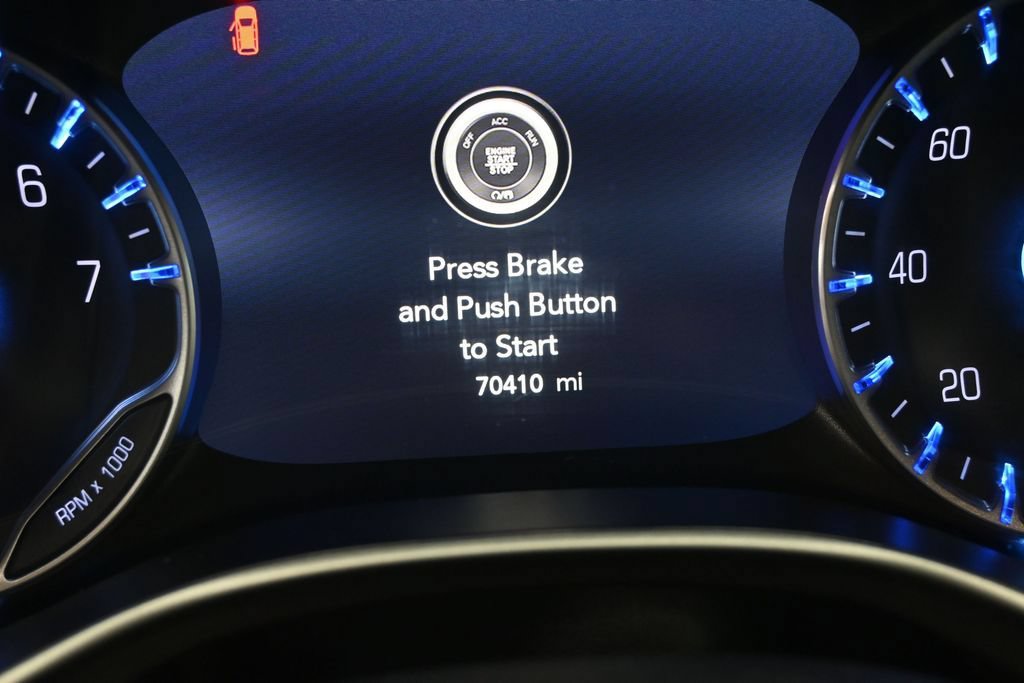 Used 2024 Chrysler Pacifica Touring-L FWD image 13