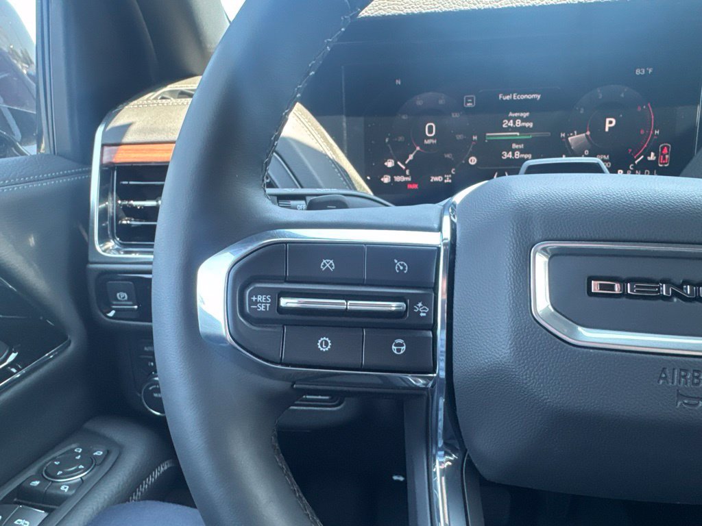 Used 2025 GMC Yukon Denali w/ Advanced Technology Package AWD/4WD image 39