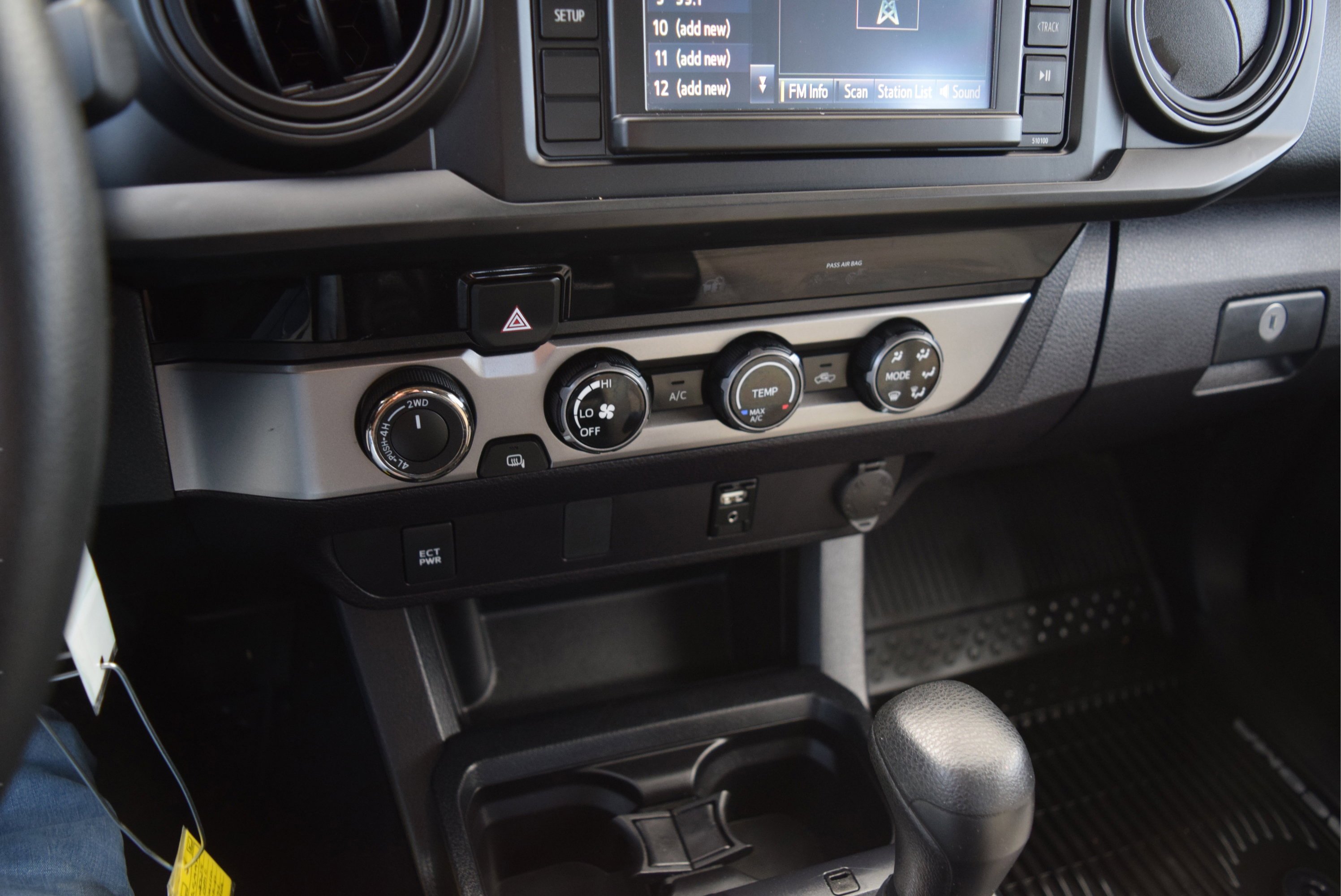 Used 2018 Toyota Tacoma SR w/ SR Convenience Package AWD/4WD image 14