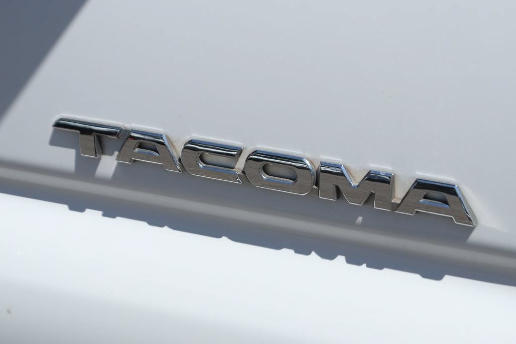 Used 2015 Toyota Tacoma PreRunner w/ TRD Off-Road Package RWD image 44