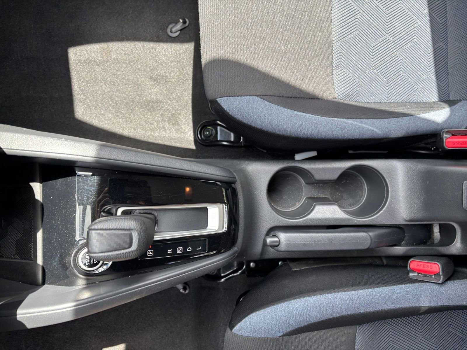 Used 2025 Nissan Versa SV FWD image 40