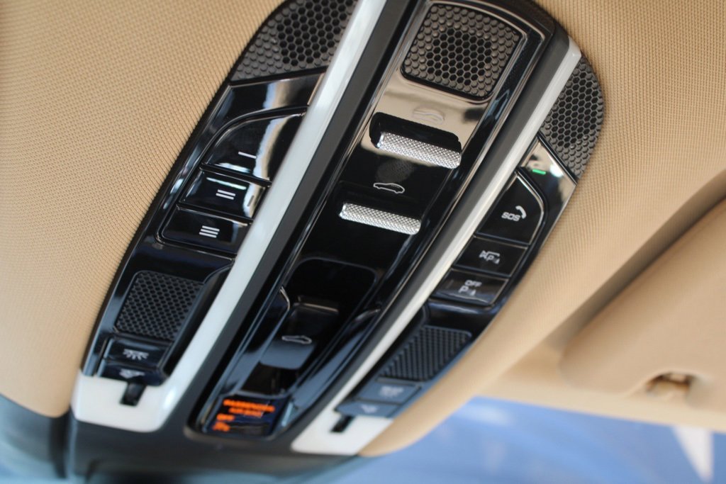 Used 2023 Porsche Panamera 4 image 27