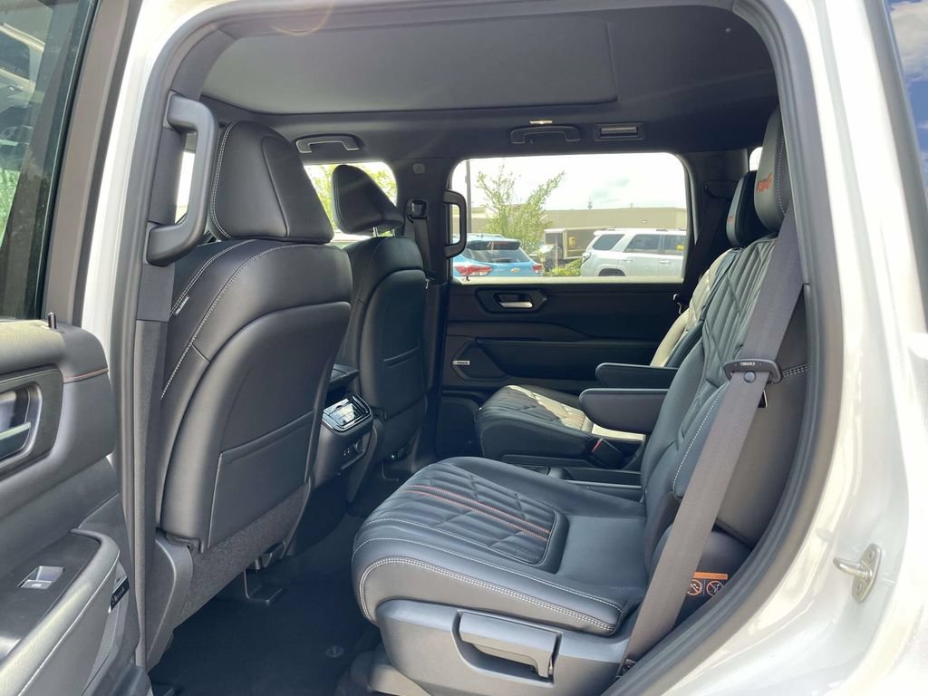 New 2026 Nissan Armada PRO-4X AWD/4WD image 8