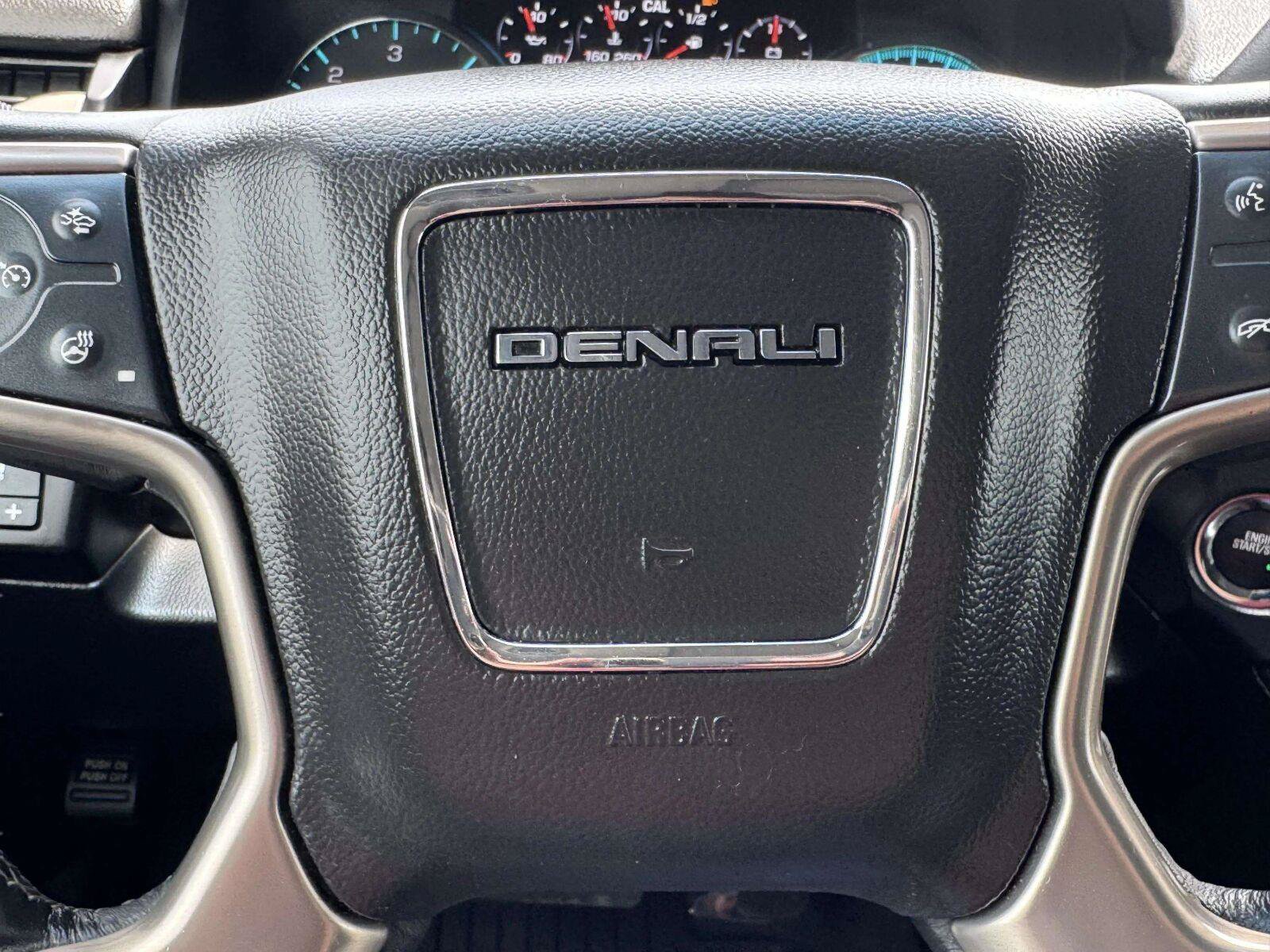 Used 2019 GMC Yukon Denali w/ Denali Ultimate Package AWD/4WD image 30