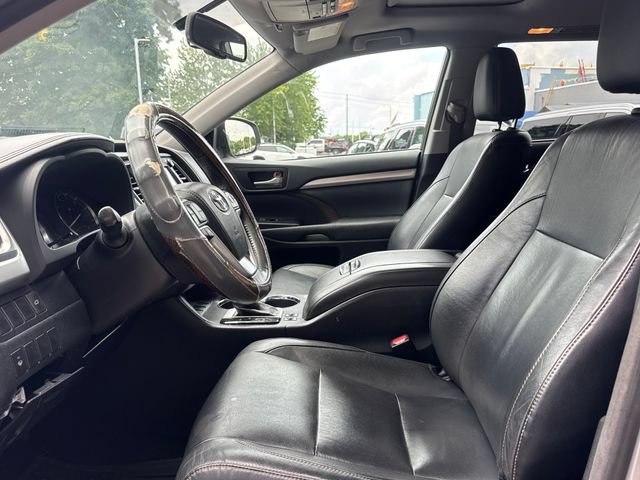 Used 2015 Toyota Highlander XLE FWD image 14