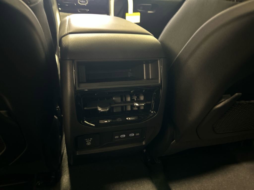 New 2026 Jeep Grand Cherokee Altitude AWD/4WD image 31