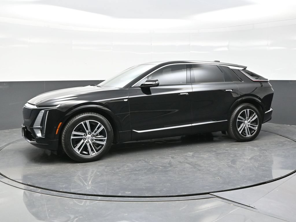 Certified 2024 Cadillac Lyriq Luxury AWD/4WD image 3