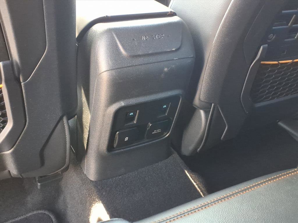 Certified 2024 Ford Bronco Badlands image 7