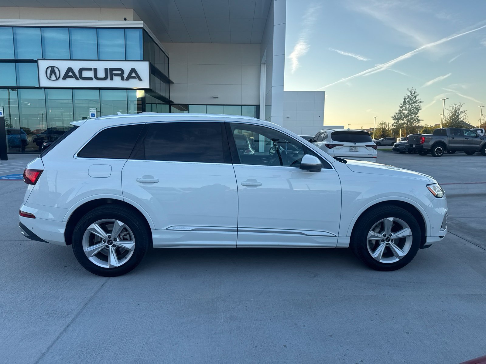 Used 2023 Audi Q7 2.0T Premium Plus w/ Premium Plus Package AWD/4WD image 8