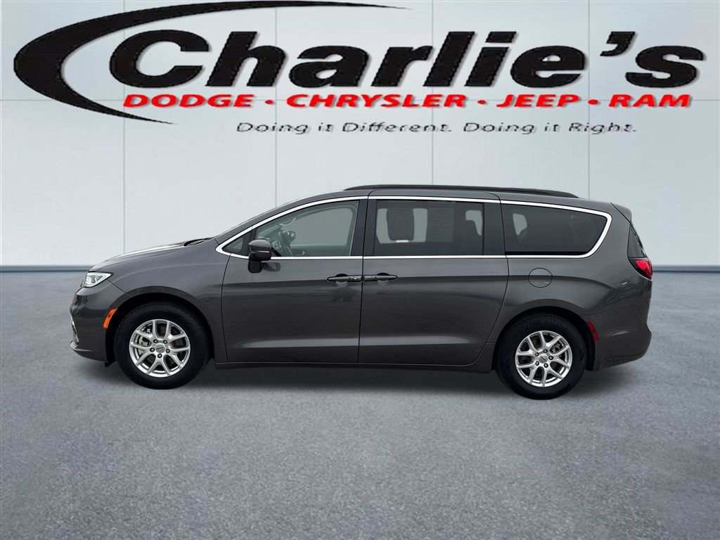 Used 2022 Chrysler Pacifica Touring-L FWD image 1