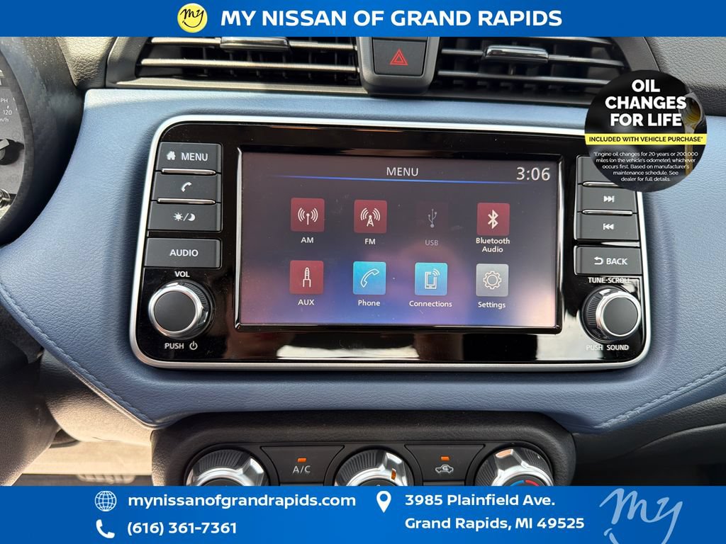 Used 2025 Nissan Versa SV w/ Trunk Package FWD image 23