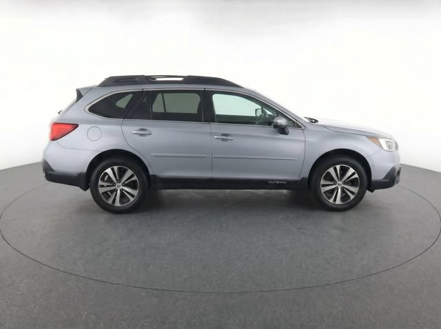 Used 2019 Subaru Outback 2.5i Limited AWD/4WD image 4
