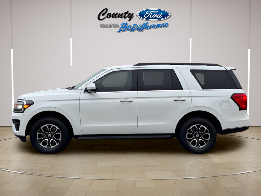 Used 2024 Ford Expedition XLT AWD/4WD image 3
