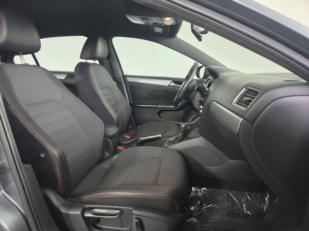 Used 2014 Volkswagen Jetta GLI FWD image 33