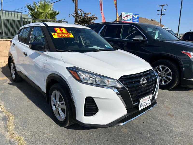 Used 2022 Nissan Kicks S FWD image 3