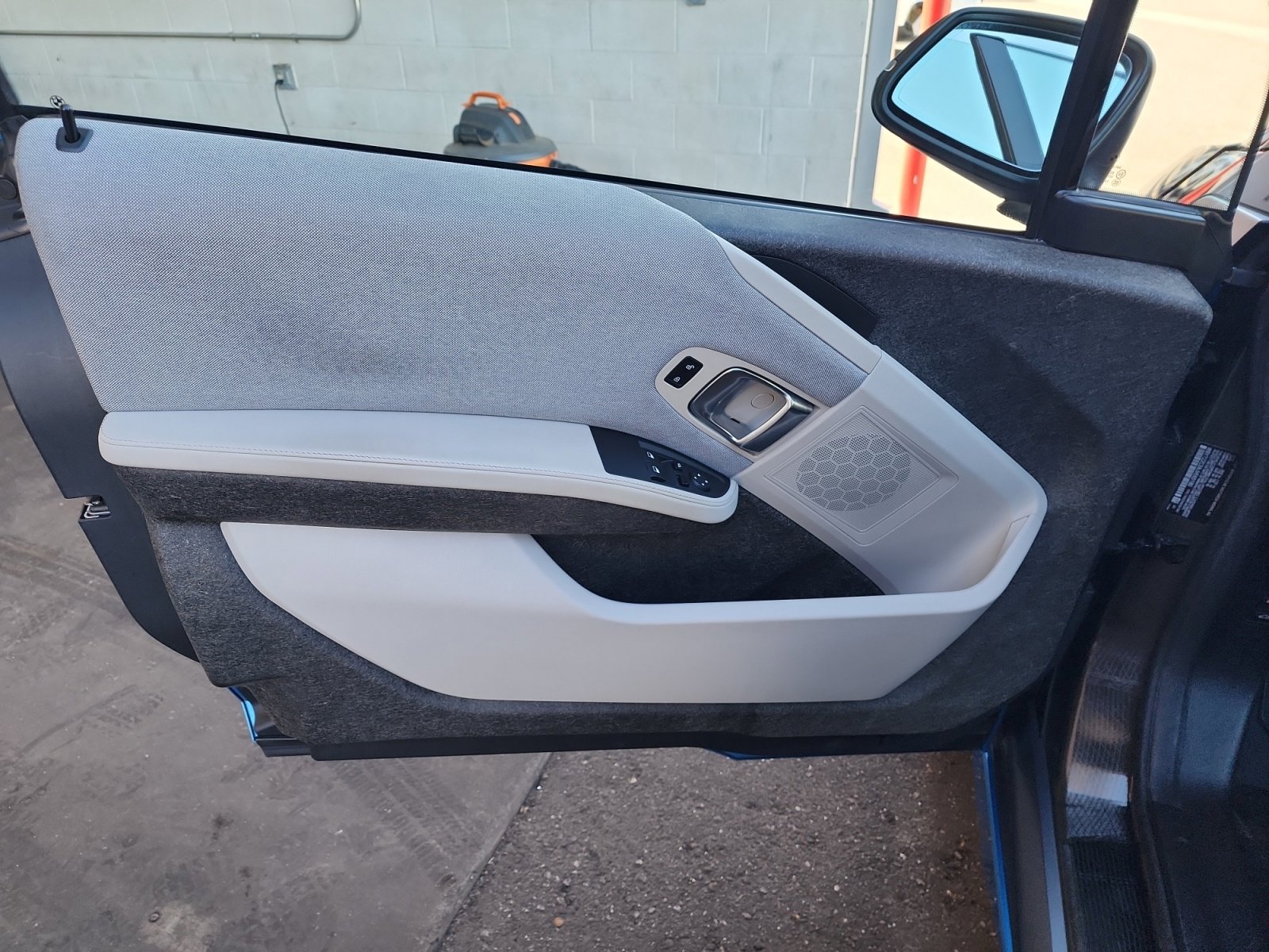 Used 2018 BMW i3 image 13