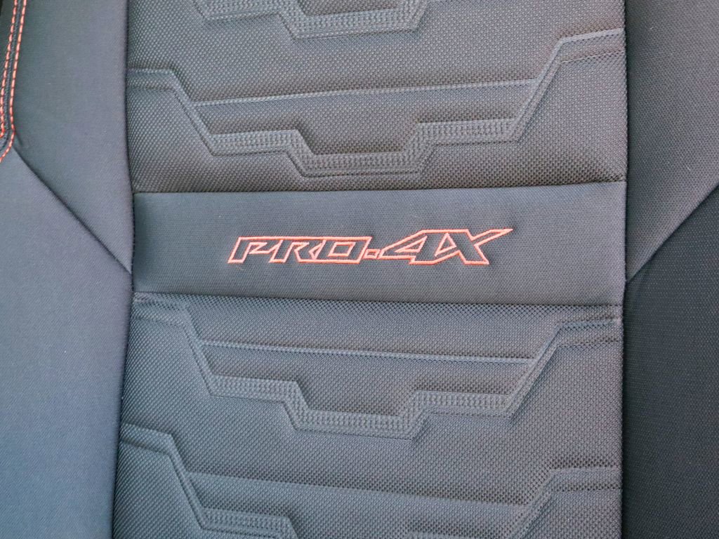 New 2025 Nissan Frontier PRO-4X w/ Pro Convenience Package image 13
