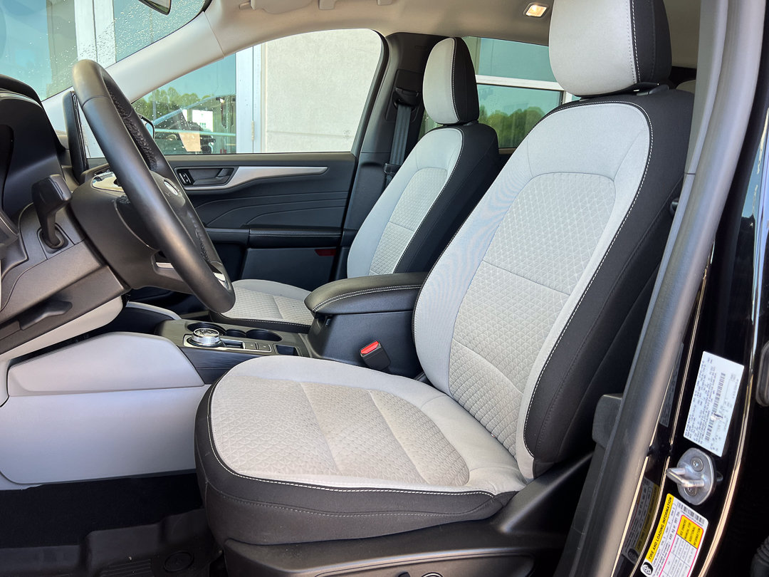 Used 2023 Ford Escape Active w/ Tech Pack #1 AWD/4WD image 16