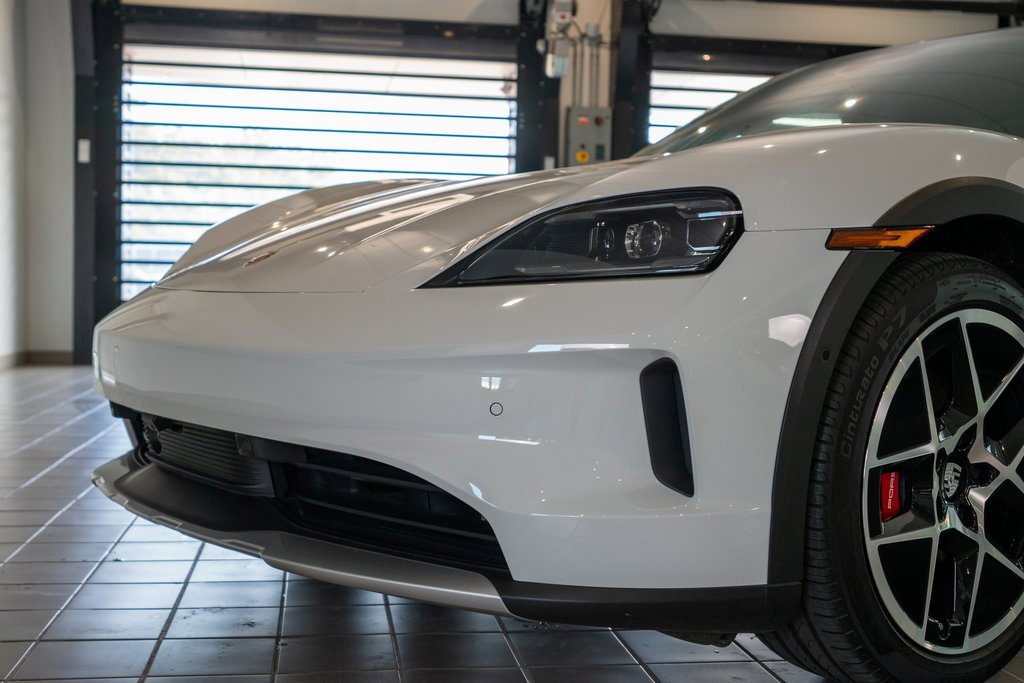 New 2025 Porsche Taycan 4S image 12