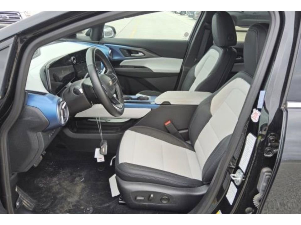 Used 2025 Chevrolet Equinox EV LT FWD image 5