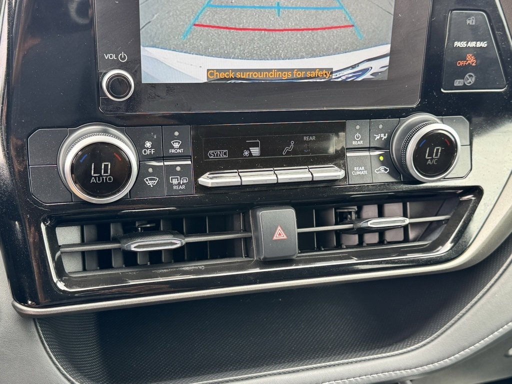 Used 2024 Toyota Highlander LE image 32