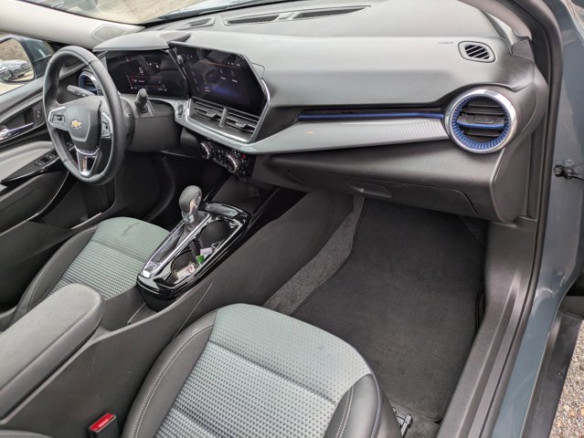 Used 2025 Chevrolet Trax LT w/ LT Convenience Package image 27