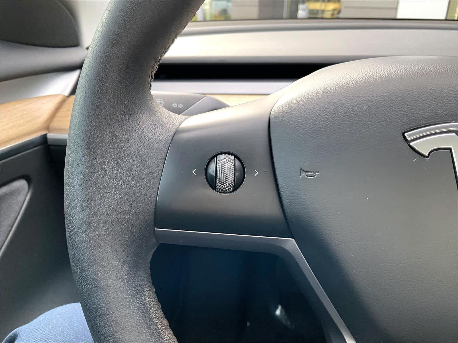 Used 2023 Tesla Model 3 Standard Range RWD image 19
