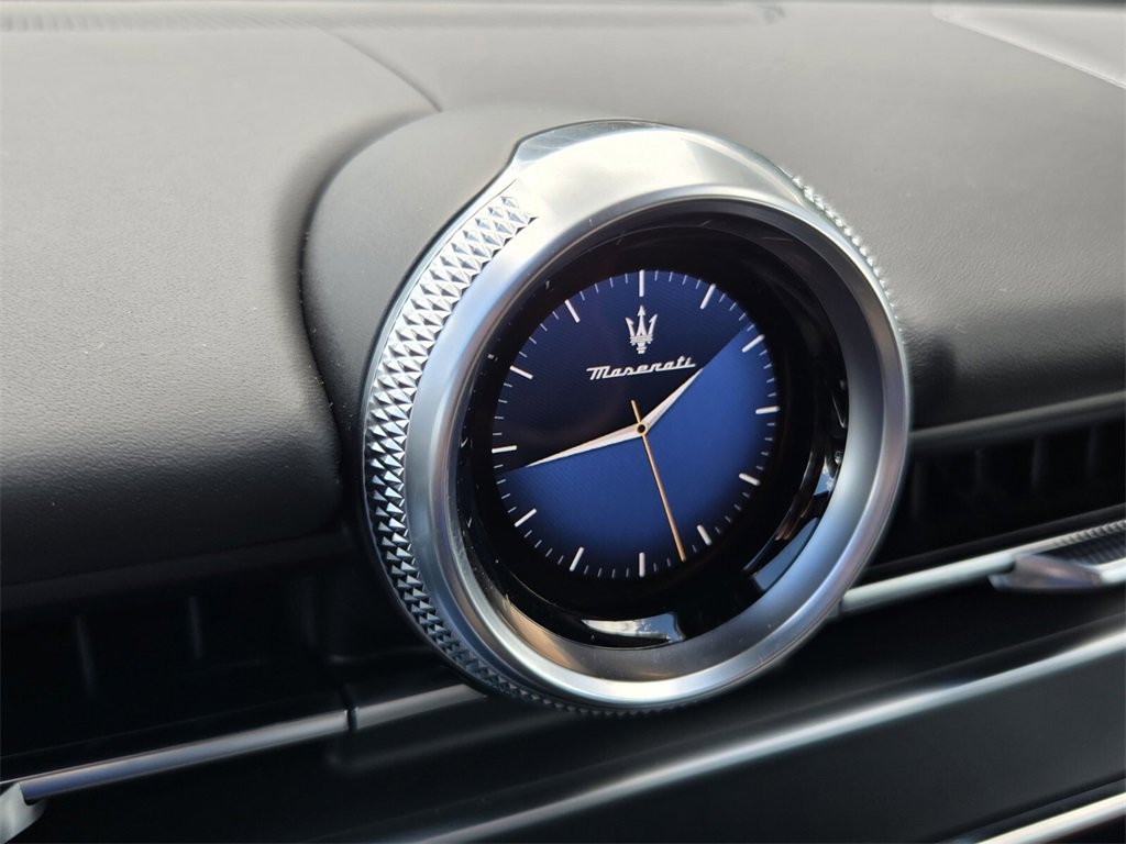 New 2025 Maserati Grecale GT image 11