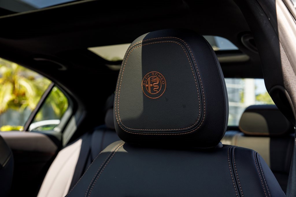 New 2025 Alfa Romeo Giulia w/ Driving Assist Package image 28