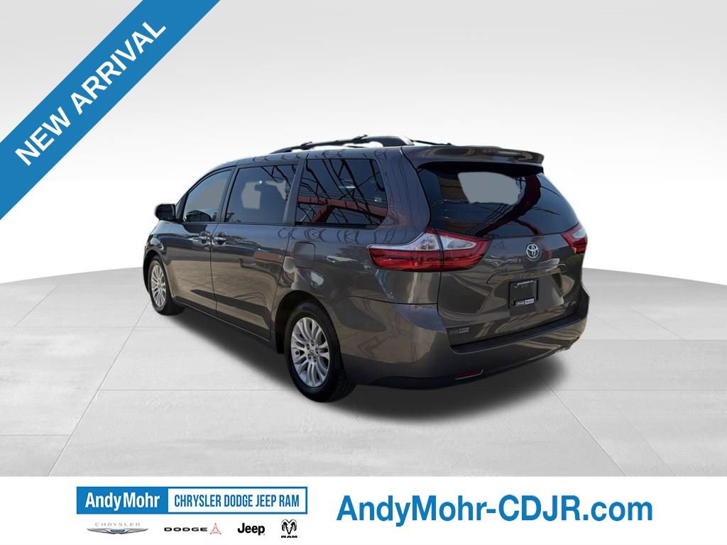Used 2015 Toyota Sienna XLE FWD image 5