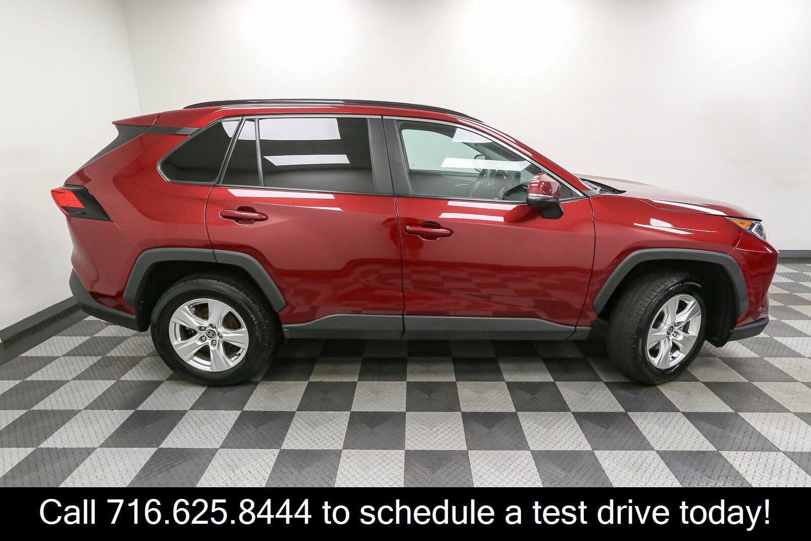 Used 2021 Toyota RAV4 XLE AWD/4WD image 7