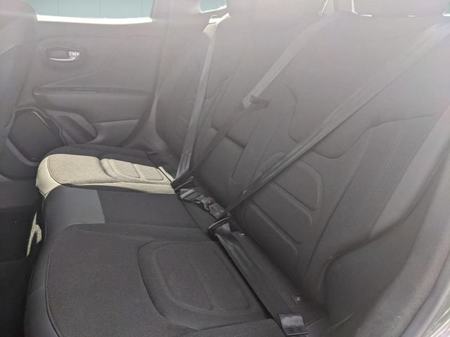 Used 2016 Jeep Renegade Latitude AWD/4WD image 25
