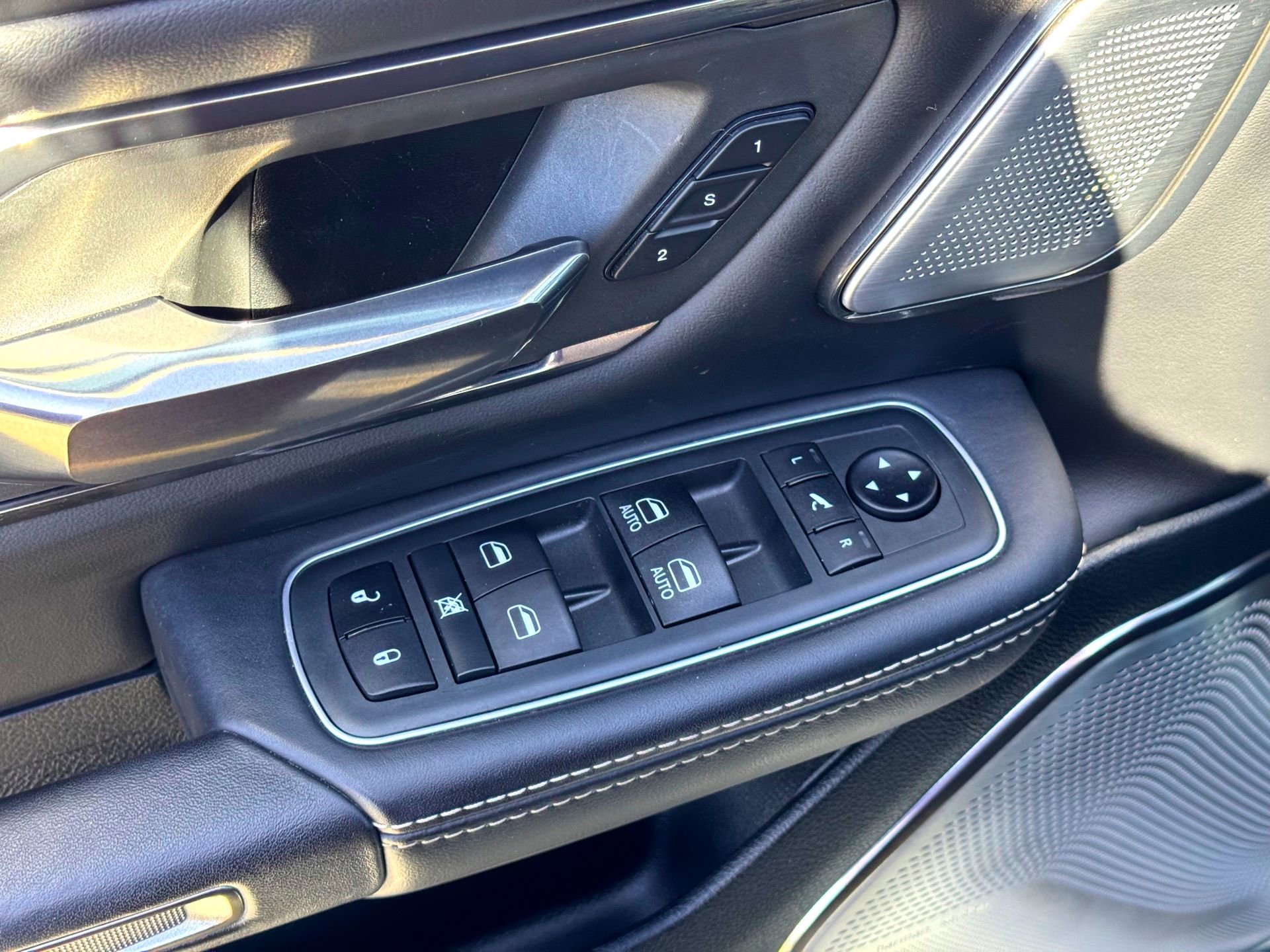 Used 2021 RAM 1500 Limited w/ Night Edition image 15