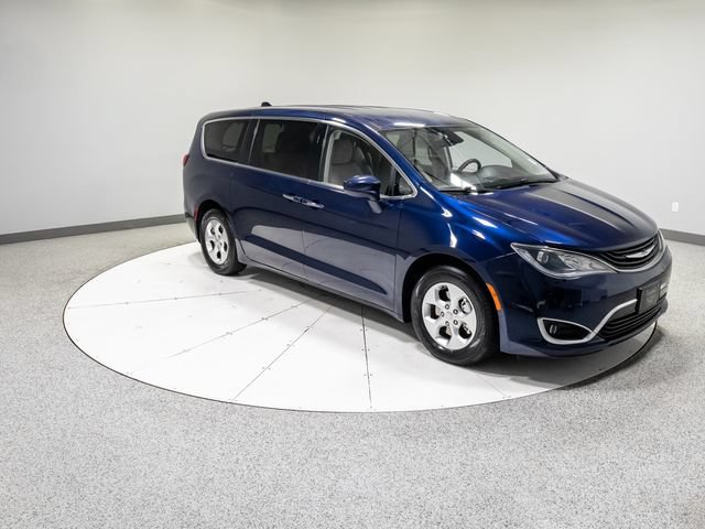 Used 2018 Chrysler Pacifica Touring Plus FWD image 28