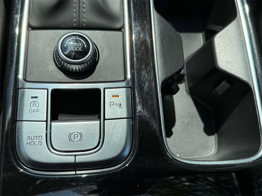 Used 2024 Kia Telluride EX w/ EX Captain's Chair Package image 25