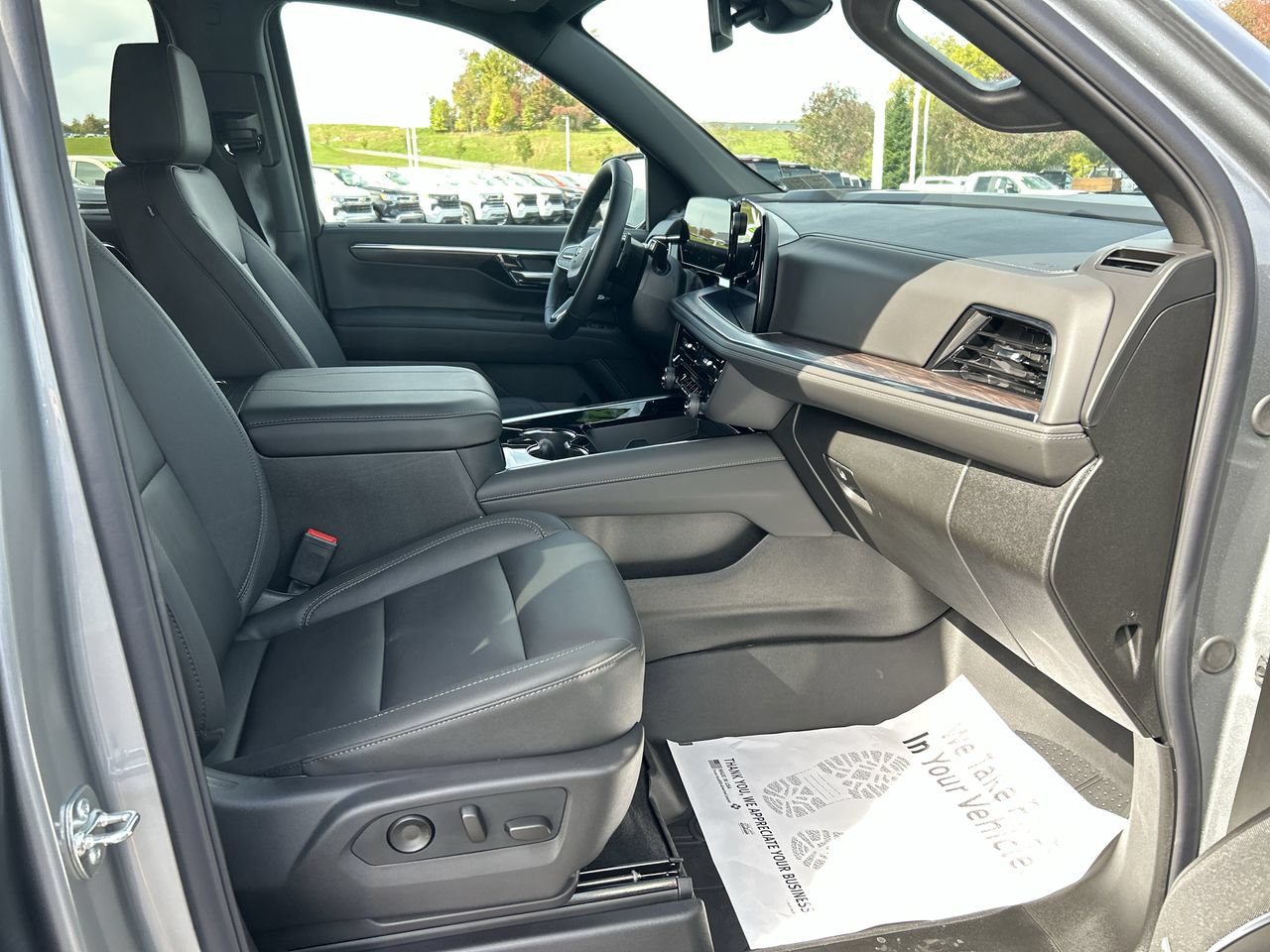 New 2026 Chevrolet Tahoe Z71 w/ Comfort Package AWD/4WD image 14