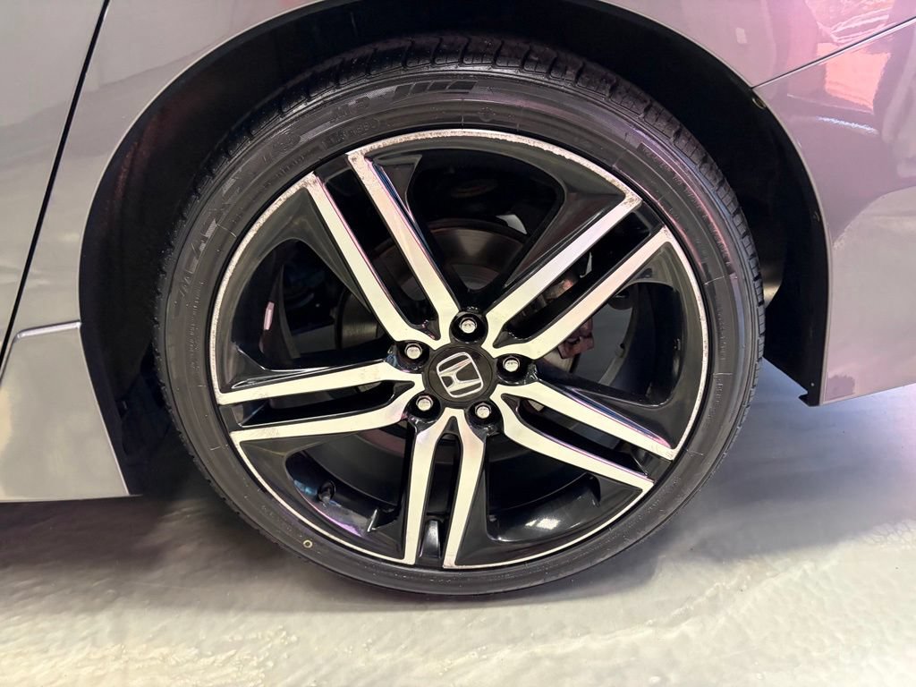 Used 2017 Honda Accord Touring image 29