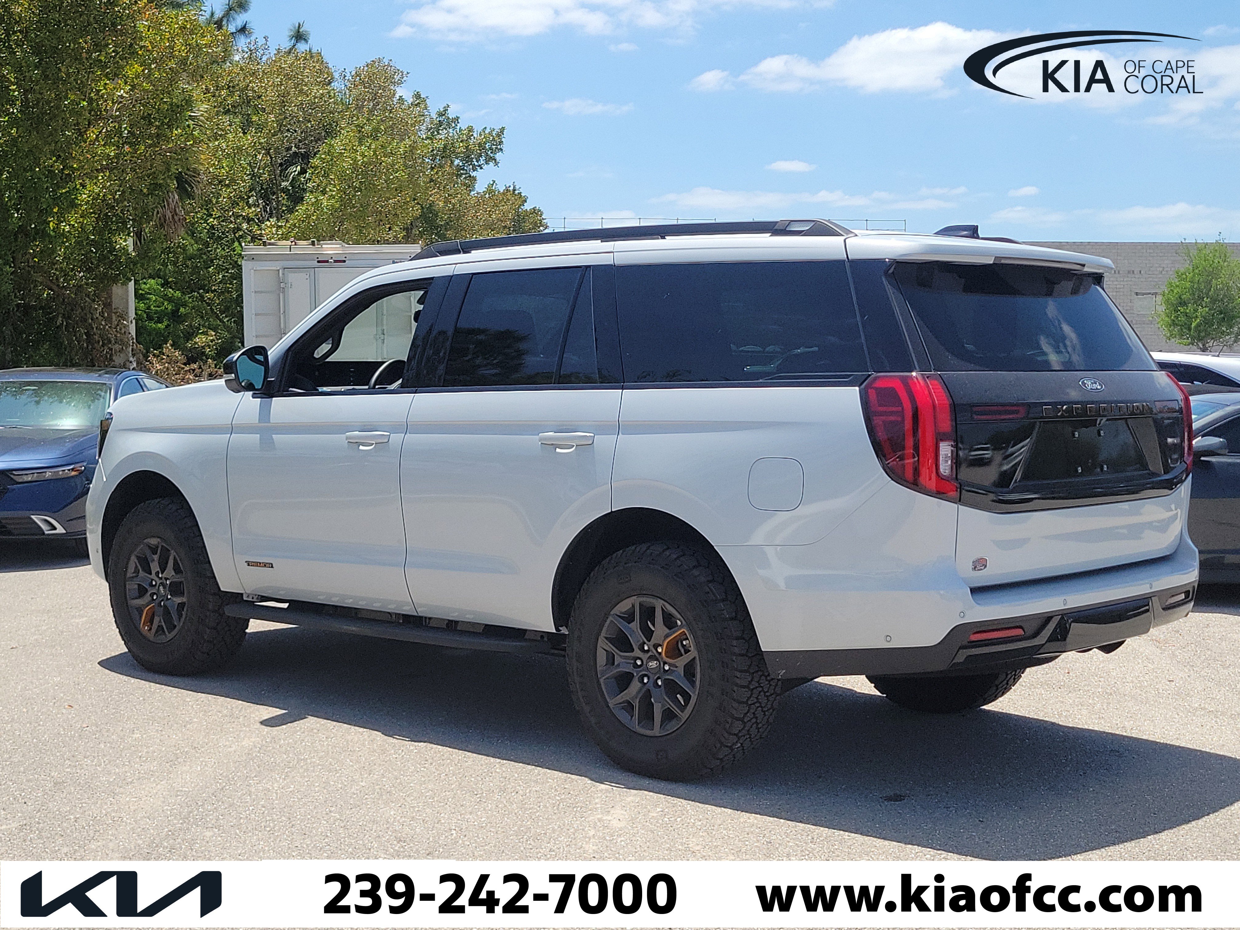 Used 2025 Ford Expedition Tremor image 5
