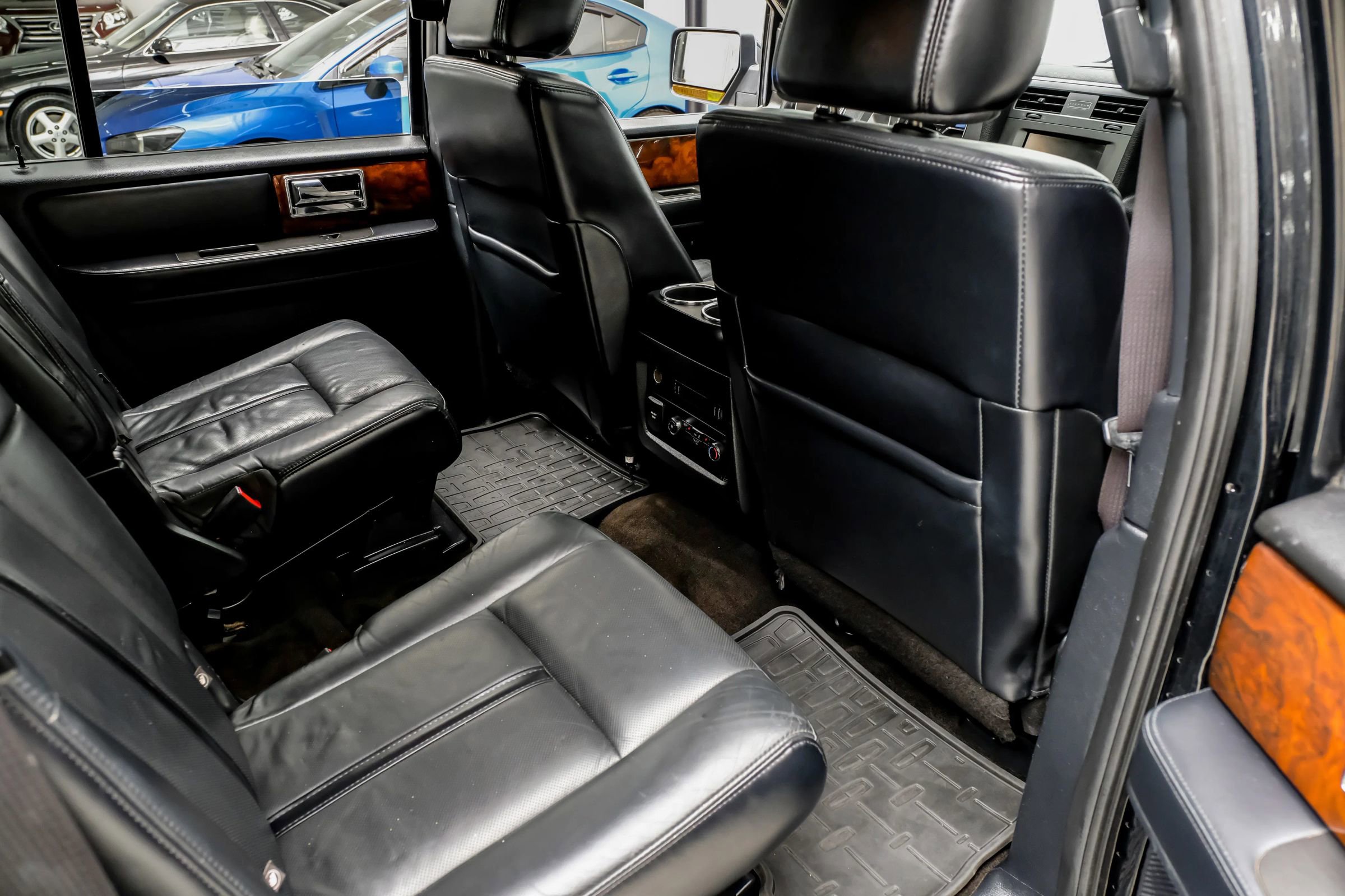 Used 2015 Lincoln Navigator 2WD image 37